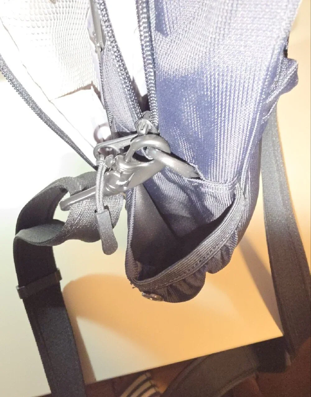 Pacsafe Metrosafe LS Black Anti-Theft Travel Shoulder/Sling Bag